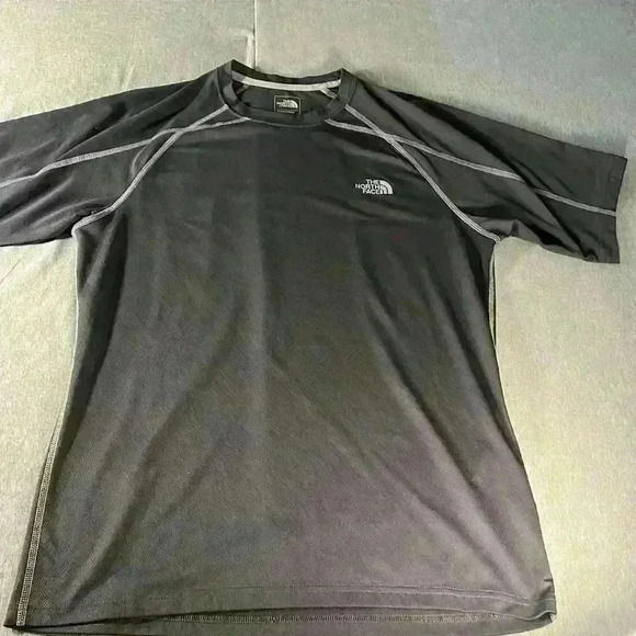 4 The North Face men's flash dry black and gray  T-shirts size small - Picture 2 of 11